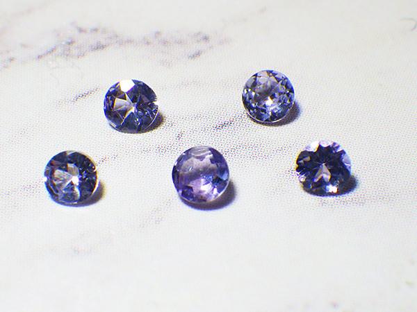 タンザナイトラウンド0.35ctセット（2.5mm・5個）1枚目の画像