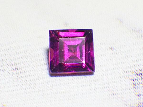 ロードライトガーネット（約3.5mm）ランダム発送